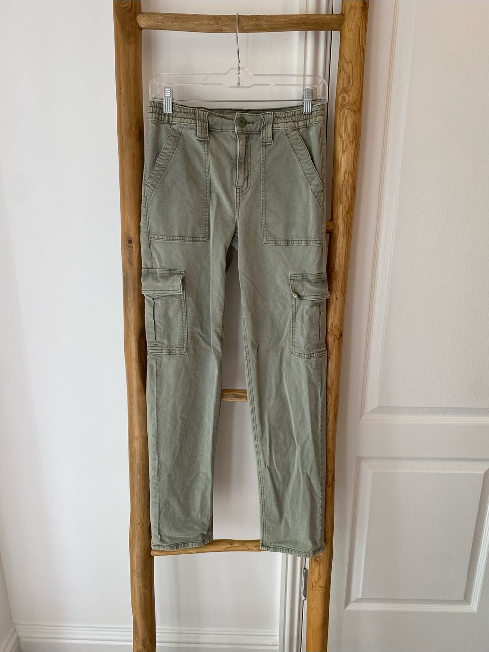 American Eagle High-Rise Cargo Pants Olive Green Sz 2 Regular Casual Utility - Picture 2 of 9